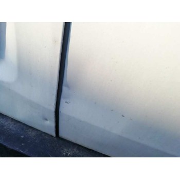 PUERTA TRASERA DERECHA BLANCA GOLPE LEVE