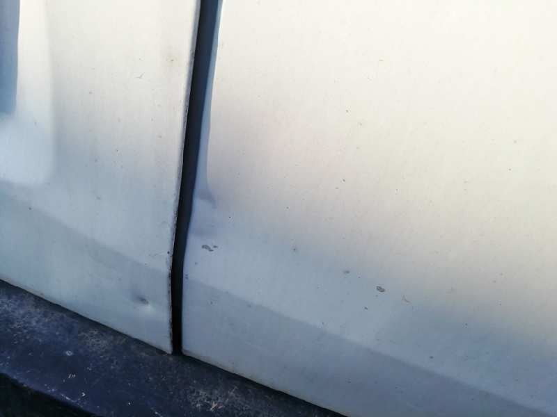 Recambio de puerta trasera derecha para fiat fiorino básico referencia OEM IAM  BLANCA GOLPE LEVE