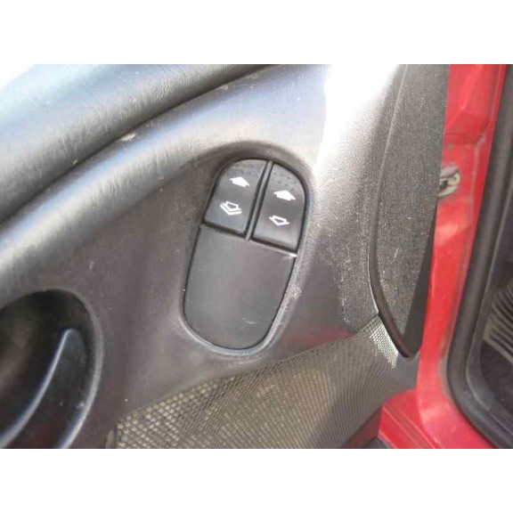 ford focus berlina (cak) del año 2004