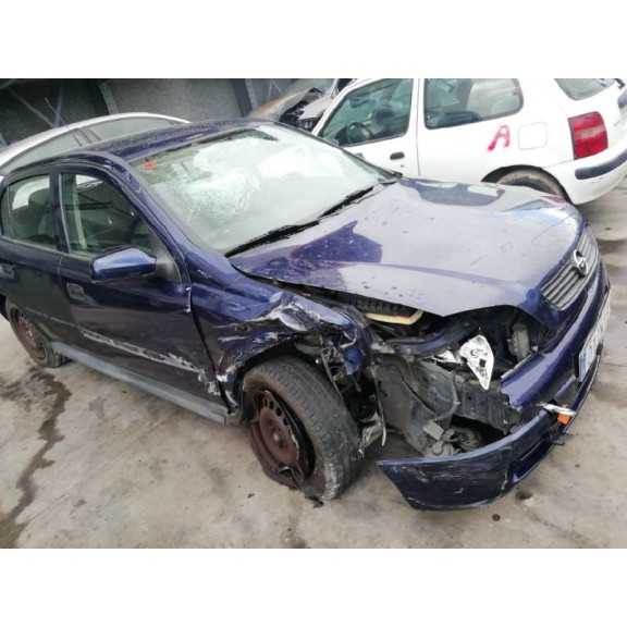 opel astra g berlina del año 2000