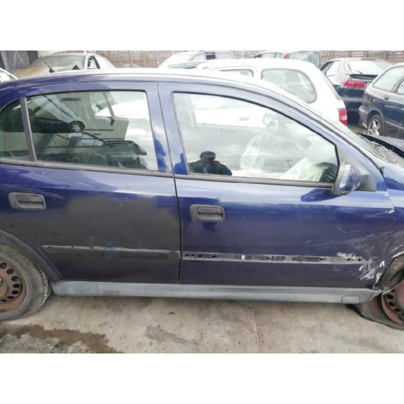 opel astra g berlina del año 2000