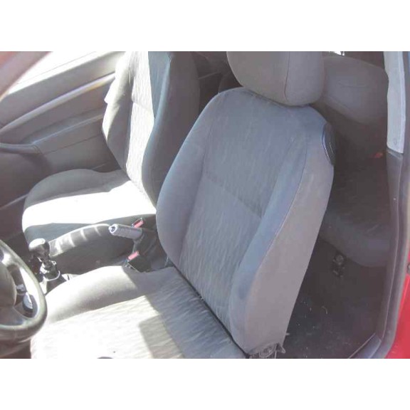 ford focus berlina (cak) del año 2004