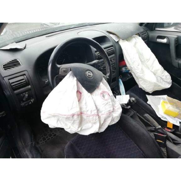 opel astra g berlina del año 2000