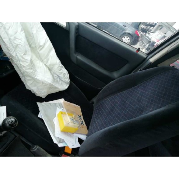 opel astra g berlina del año 2000