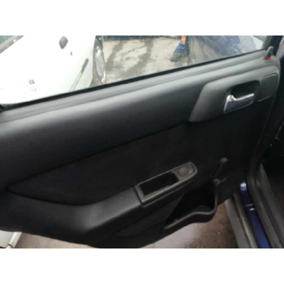 opel astra g berlina del año 2000