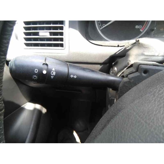 peugeot 307 berlina (s2) del año 2005