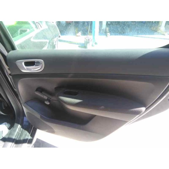 peugeot 307 berlina (s2) del año 2005