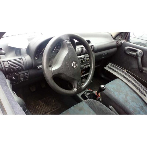 opel corsa b del año 2000