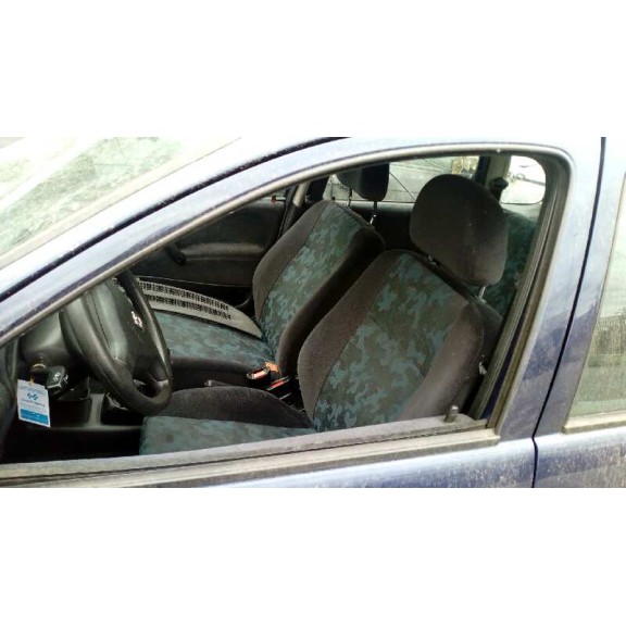 opel corsa b del año 2000