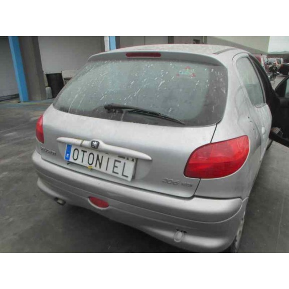 peugeot 206 berlina del año 2000
