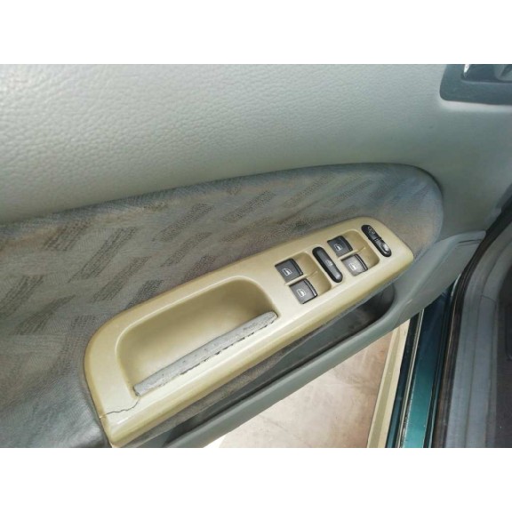 skoda octavia berlina (1u2) del año 1998