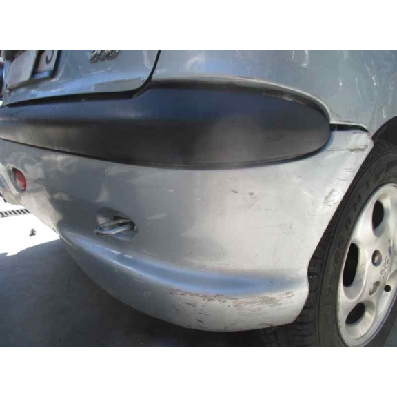 peugeot 206 berlina del año 2001