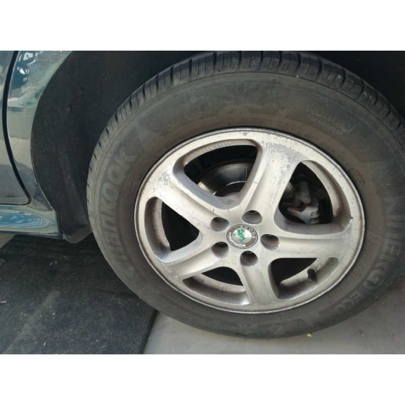 skoda octavia berlina (1u2) del año 1998