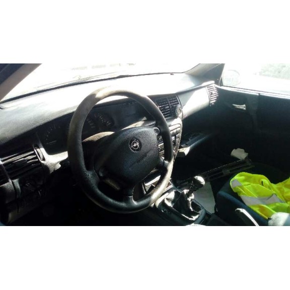 opel vectra b berlina del año 1999