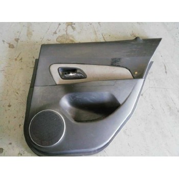 GUARNECIDO PUERTA TRASERA DERECHA 