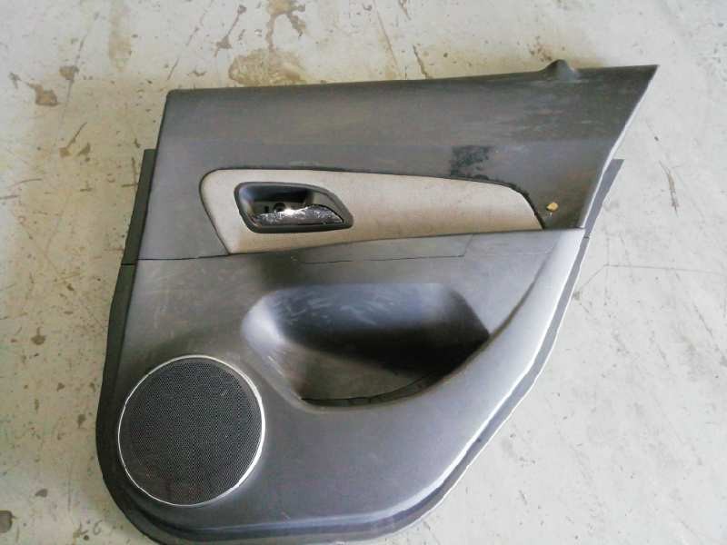 Recambio de guarnecido puerta trasera derecha para chevrolet cruze ls referencia OEM IAM   