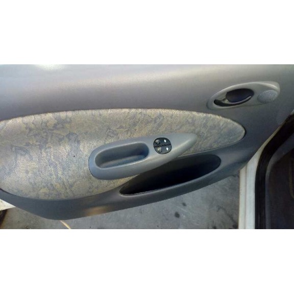 ford fiesta berlina del año 1997