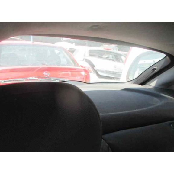 ford focus berlina (cak) del año 2000