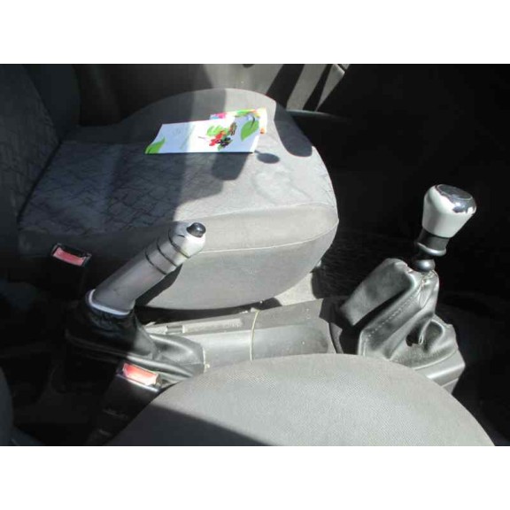 ford focus berlina (cak) del año 2000