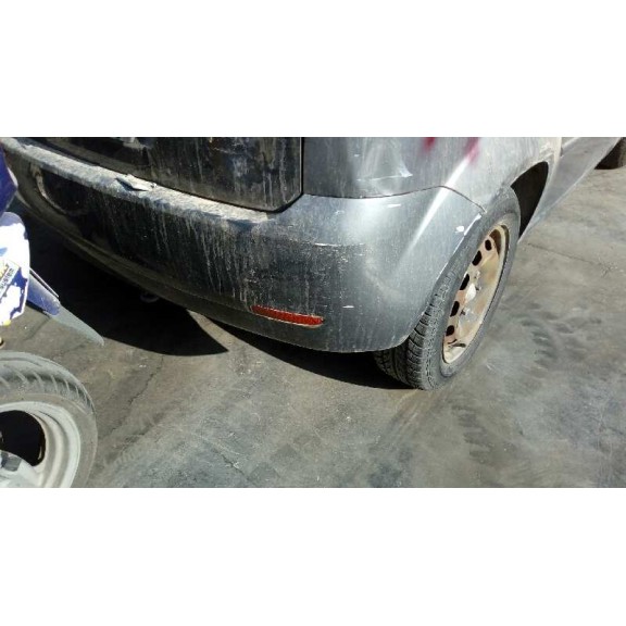 ford fiesta (cbk) del año 2004