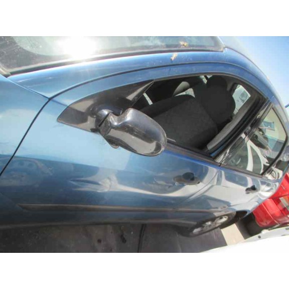 ford focus berlina (cak) del año 2000