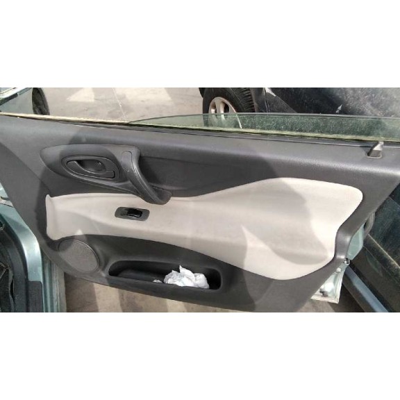 mitsubishi space star (dg0) del año 2002