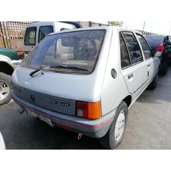 peugeot 205 berlina del año 1986