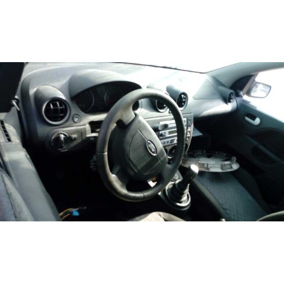 ford fiesta (cbk) del año 2004