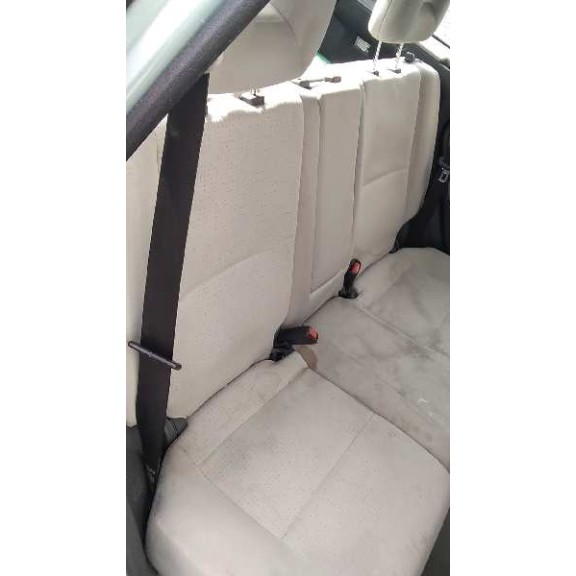 mitsubishi space star (dg0) del año 2002