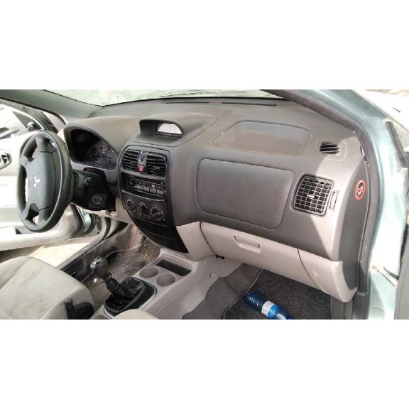 mitsubishi space star (dg0) del año 2002