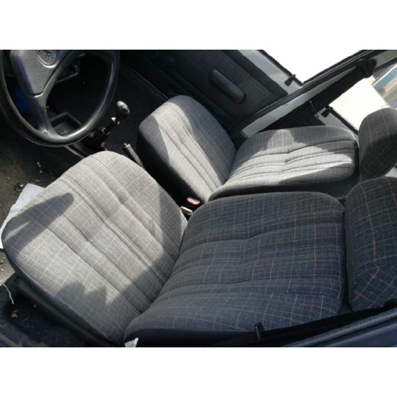 peugeot 205 berlina del año 1986