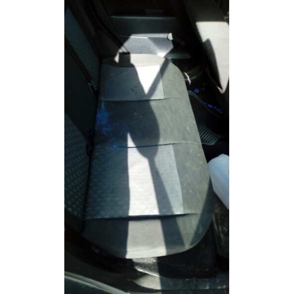 ford fiesta (cbk) del año 2004