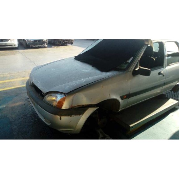 ford fiesta berlina (dx) del año 2002