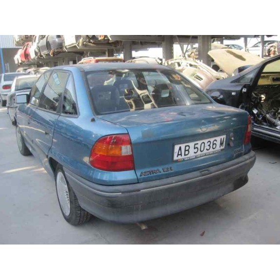 opel astra f berlina del año 1992