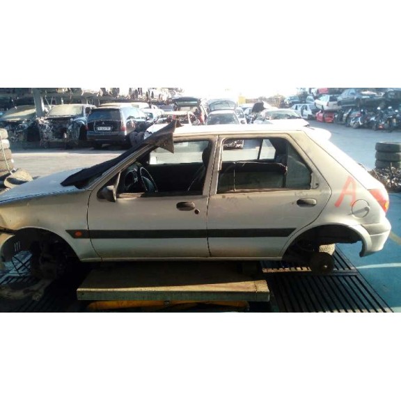 ford fiesta berlina (dx) del año 2002