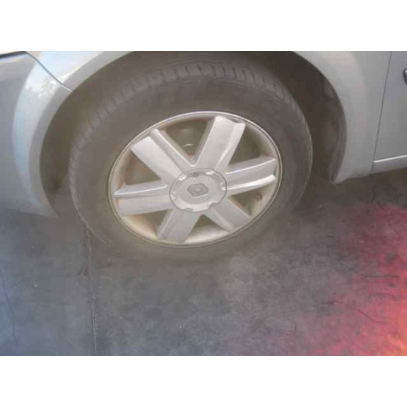 renault megane ii classic berlina del año 2003