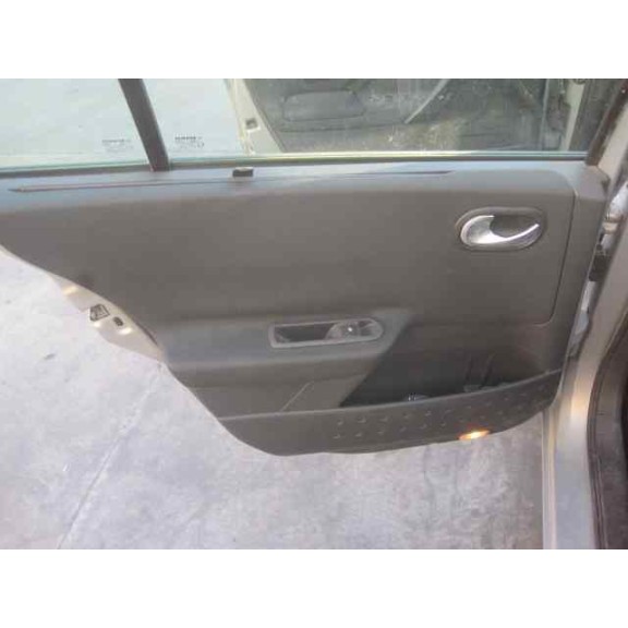 renault megane ii classic berlina del año 2003