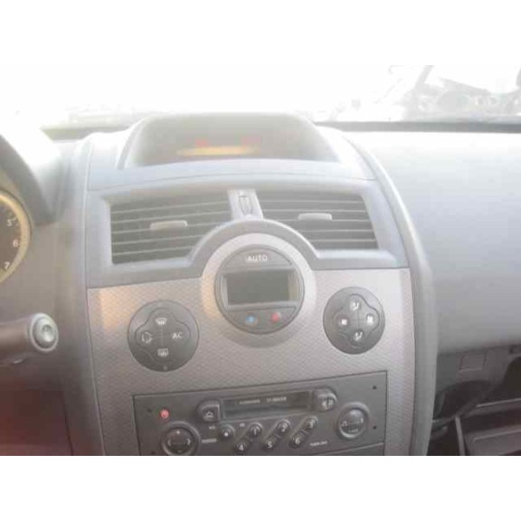 renault megane ii classic berlina del año 2003