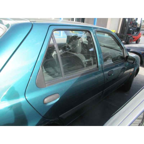 ford fiesta berlina (dx) del año 2000