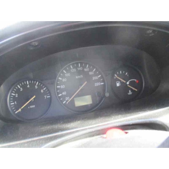 ford fiesta berlina (dx) del año 2000