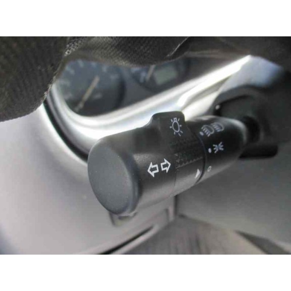 ford fiesta berlina (dx) del año 2000