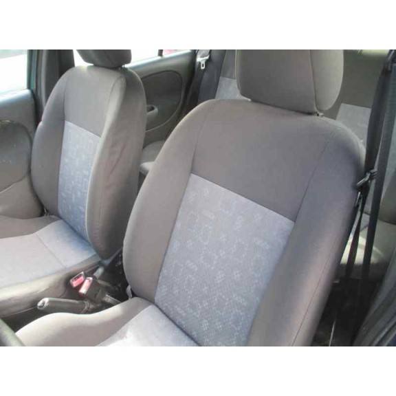 ford fiesta berlina (dx) del año 2000