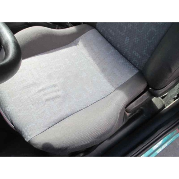 ford fiesta berlina (dx) del año 2000