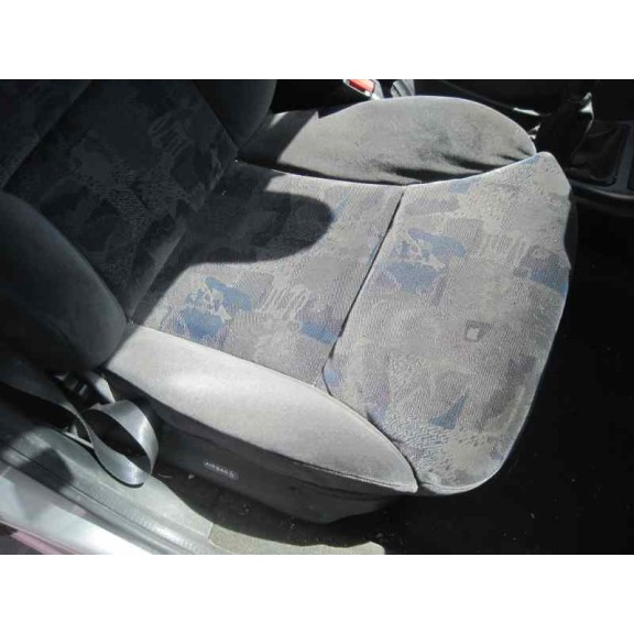 citroën xsara berlina del año 1999