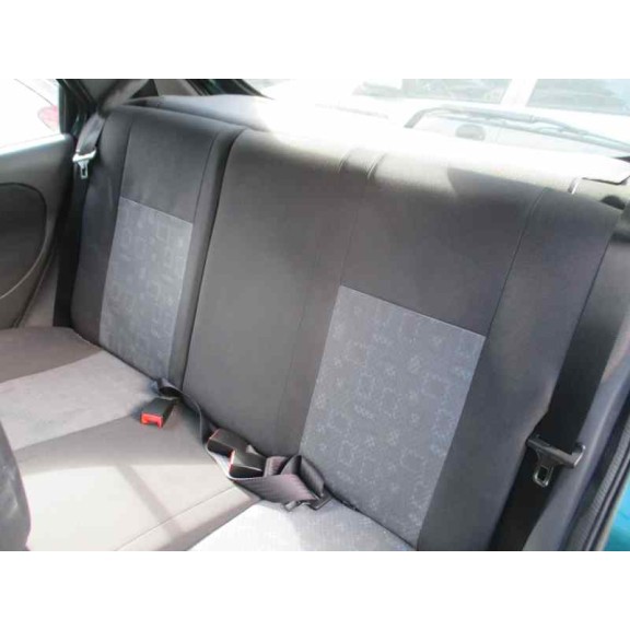 ford fiesta berlina (dx) del año 2000