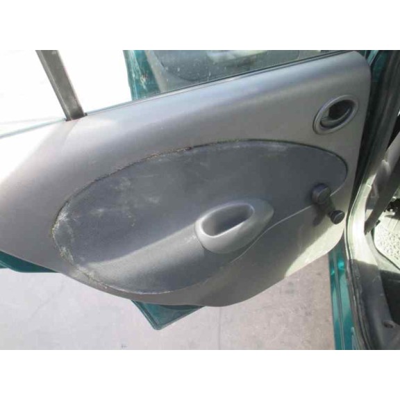 ford fiesta berlina (dx) del año 2000