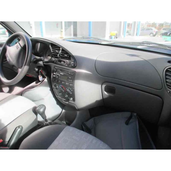 ford fiesta berlina (dx) del año 2000