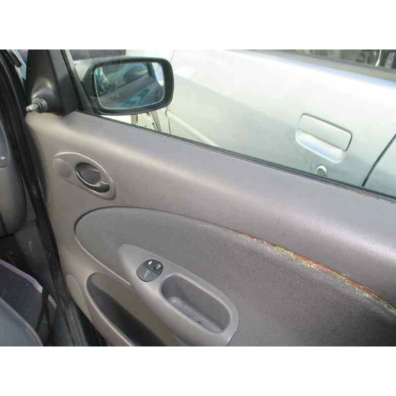 ford fiesta berlina (dx) del año 2000