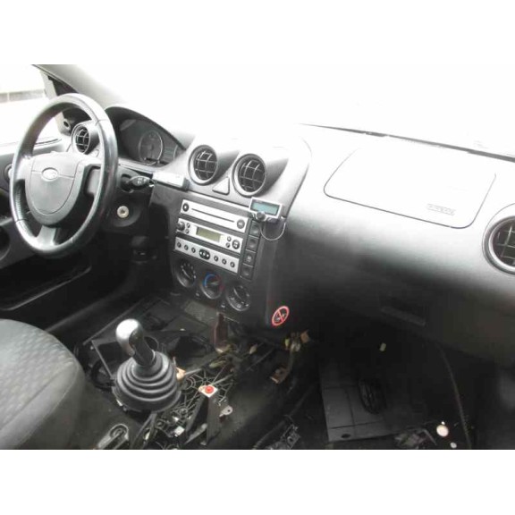 ford fiesta (cbk) del año 2004