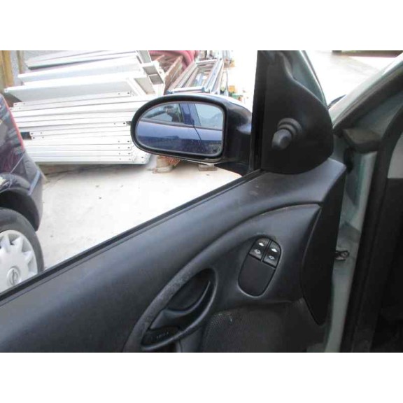 ford focus berlina (cak) del año 2003